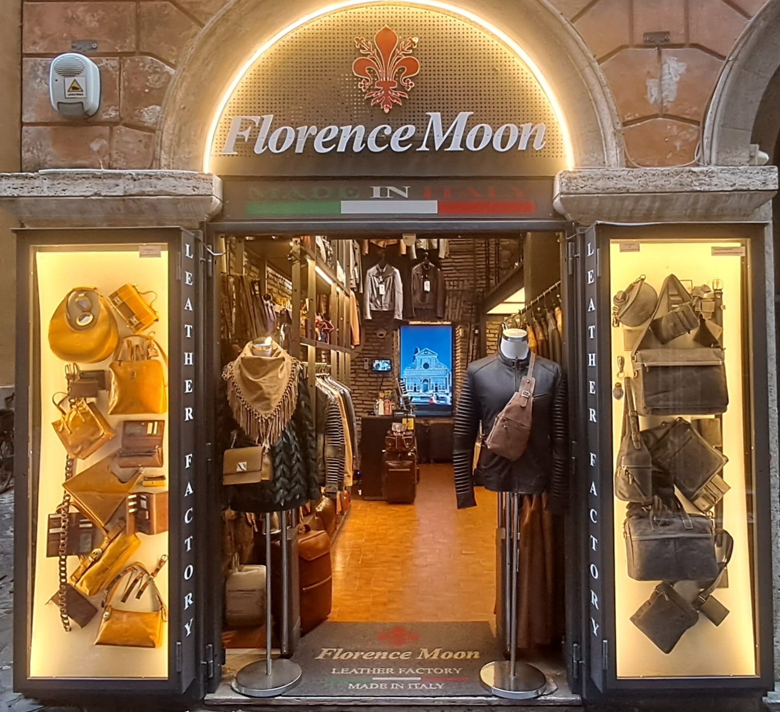 Florence Moon — Via delle Colonnelle, 8
